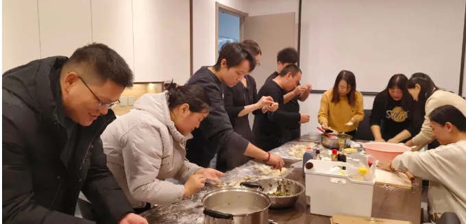冬至 福至——欧亚远创展览郑州公司开展“迎冬至，包饺子”团建活动